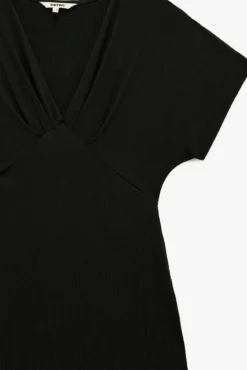 Vestido midi cuello pico