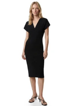 Vestido midi cuello pico