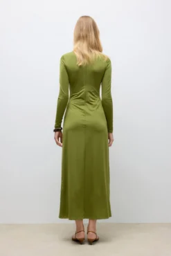 Vestido midi cuello subido