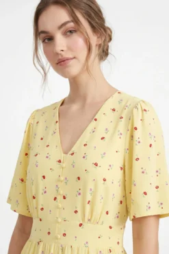 Vestido midi de manga corta estampado