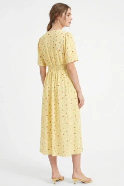 Vestido midi de manga corta estampado