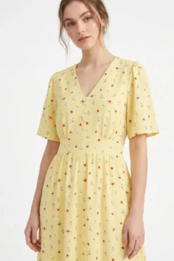 Vestido midi de manga corta estampado