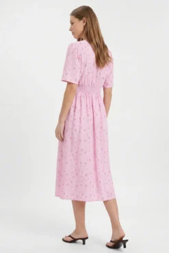 Vestido midi de manga corta estampado