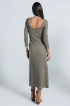 Vestido midi liso textura
