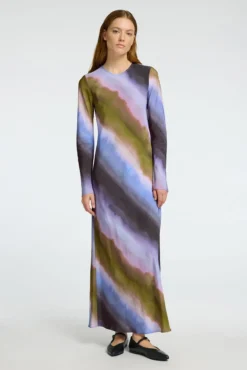 Vestido Midi Tie Dye confeccionado con viscosa
