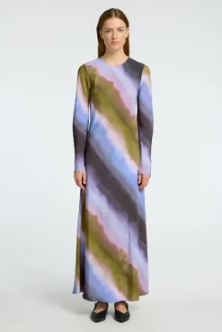 Vestido Midi Tie Dye confeccionado con viscosa