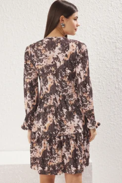 Vestido mini con volantes