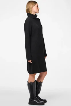 Vestido punto cuello vuelto