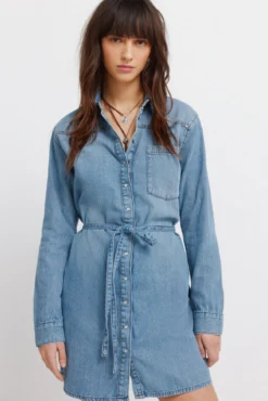 Vestido vaquero corto cinturón