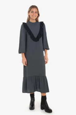 Vestido volantes
