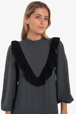 Vestido volantes