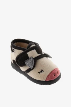 Zapatilla de casa con detalle vaca